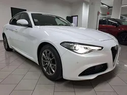 Bianco Usata 2018 Alfa Romeo Giulia Super Tre volumi | 15.950 € (Ottimo prezzo)