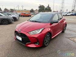 Rosso Usata 2023 Toyota Yaris Hybrid Trend Due volumi | 19.490 € (Buon prezzo)
