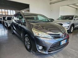 Grigio Usata 2014 Toyota Verso Style Monovolume | 8500 € (Buon prezzo)
