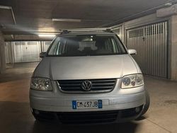 Usata 2004 VW Touran Monovolume | 3000 €