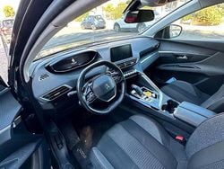 Usata 2019 Peugeot 3008 Tre volumi | 18.500 €