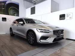 Grigio Usata 2020 Volvo V60 Business Edition Station wagon | 28.400 € (Buon prezzo)