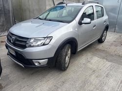 Grigio Usata 2014 Dacia Sandero Prestige Tre volumi | 5500 € (Ottimo prezzo)