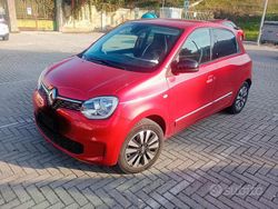Rosso Usata 2024 Renault Twingo Techno Due volumi | 13.000 € (Buon prezzo)
