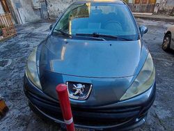 Usata 2007 Peugeot 207 Tre volumi | 1800 € (Buon prezzo)