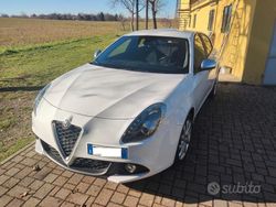 Bianco Usata 2017 Alfa Romeo Giulietta Super Due volumi | 12.500 € (Buon prezzo)