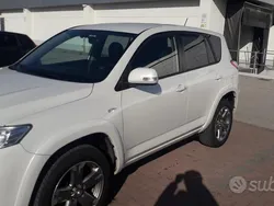 Bianco Usata 2011 Toyota RAV4 Executive SUV | 9700 € (Buon prezzo)