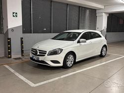 Usata 2016 Mercedes A180 Tre volumi | 10.490 €