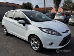 Bianco Usata 2012 Ford Fiesta Tre volumi | 4300 € (Buon prezzo)