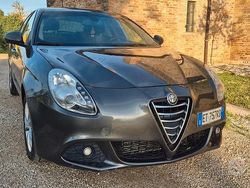 Grigio Usata 2014 Alfa Romeo Giulietta Tre volumi | 4800 € (Ottimo prezzo)
