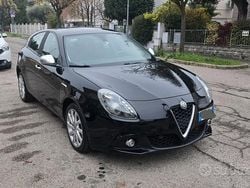 Nero Usata 2017 Alfa Romeo Giulietta Business Tre volumi | 9250 € (Buon prezzo)