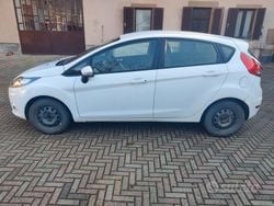 Bianco Usata 2011 Ford Fiesta Due volumi | 3500 € (Buon prezzo)