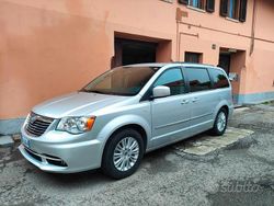 Grigio Usata 2012 Lancia Voyager Monovolume | 10.000 € (Molto cara)
