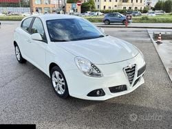 Bianco Usata 2011 Alfa Romeo Giulietta Due volumi | 7000 € (Buon prezzo)