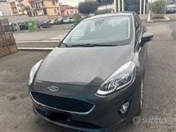 Grigio Usata 2019 Ford Fiesta Due volumi | 9000 € (Buon prezzo)