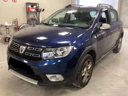 Blu Usata 2018 Dacia Sandero Prestige Due volumi | 10.950 € (Cara)