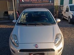 Grigio Usata 2015 Fiat Punto Lounge Tre volumi | 4499 € (Ottimo prezzo)