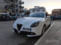 Bianco Usata 2016 Alfa Romeo Giulietta Business Tre volumi | 9800 € (Buon prezzo)