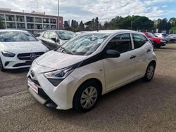 Bianco Usata 2021 Toyota Aygo Business Edition Due volumi | 10.490 € (Buon prezzo)