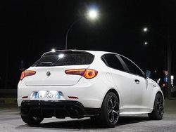 Bianco Usata 2011 Alfa Romeo Giulietta Tre volumi | 5500 € (Buon prezzo)