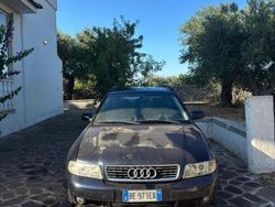 Blu Usata 1999 Audi A4 Station wagon | 500 €