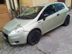 Grigio Usata 2010 Fiat Punto Due volumi | 2000 € (Buon prezzo)