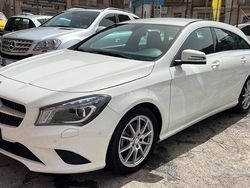 Bianco Usata 2015 Mercedes CLA200 Station wagon | 18.890 €