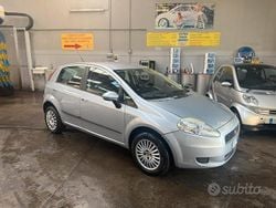 Grigio Usata 2009 Fiat Grande Punto Due volumi | 1900 € (Ottimo prezzo)