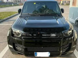 Nero Usata 2023 Land Rover Defender SE SUV | 65.000 € (Buon prezzo)