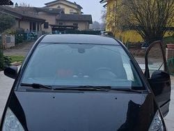 Nero Usata 2007 Mitsubishi Colt Tre volumi | 2000 €