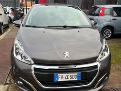 Grigio Usata 2019 Peugeot 208 Signature Sky Due volumi | 9800 € (Buon prezzo)