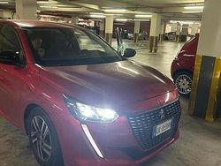 Rosso Usata 2023 Peugeot 208 Active Due volumi | 16.500 € (Molto cara)