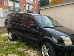 Usata 2004 Ford Fusion Tre volumi | 1100 € (Super prezzo)