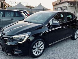 Nero Usata 2022 Renault Clio V Intens Tre volumi | 12.450 € (Super prezzo)