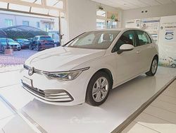 Bianco Usata 2021 VW Golf Life Tre volumi | 16.999 € (Buon prezzo)