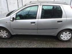 Grigio Usata 2005 Fiat Punto Due volumi | 1300 € (Ottimo prezzo)