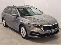 Grigio Usata 2022 Skoda Octavia Executive Station wagon | 23.400 € (Ottimo prezzo)