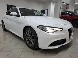 Bianco Usata 2018 Alfa Romeo Giulia Super Tre volumi | 15.950 € (Ottimo prezzo)