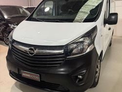 Bianco Usata 2016 Opel Vivaro Monovolume | 8400 € (Super prezzo)