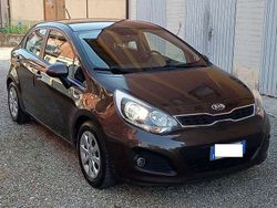 Marrone Usata 2013 Kia Rio Active Tre volumi | 7750 € (Buon prezzo)