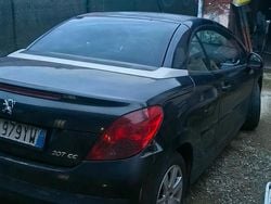 Nero Usata 2008 Peugeot 207 CC Cabrio | 3000 € (Ottimo prezzo)
