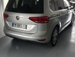 Grigio Usata 2017 VW Touran Executive Monovolume | 15.990 € (Buon prezzo)