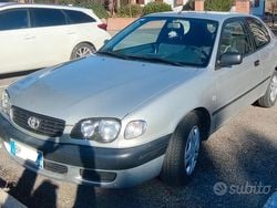 Grigio Usata 2000 Toyota Corolla Tre volumi | 2400 €