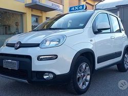 Bianco Usata 2016 Fiat Panda 4x4 Due volumi | 9990 € (Buon prezzo)