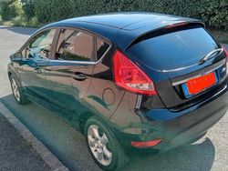 Nero Usata 2010 Ford Fiesta Due volumi | 2900 € (Buon prezzo)