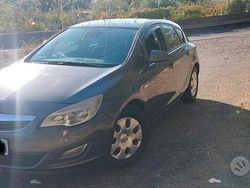 Grigio Usata 2011 Opel Astra Due volumi | 4000 € (Buon prezzo)