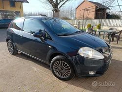 Blu Usata 2007 Fiat Grande Punto Due volumi | 2600 €