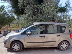 Usata 2009 Renault Grand Modus Dynamique Monovolume | 2600 € (Buon prezzo)