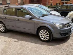 Usata 2005 Opel Astra Tre volumi | 1600 € (Buon prezzo)