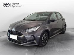 Grigio Usata 2022 Toyota Yaris Hybrid Trend Tre volumi | 18.500 € (Molto cara)